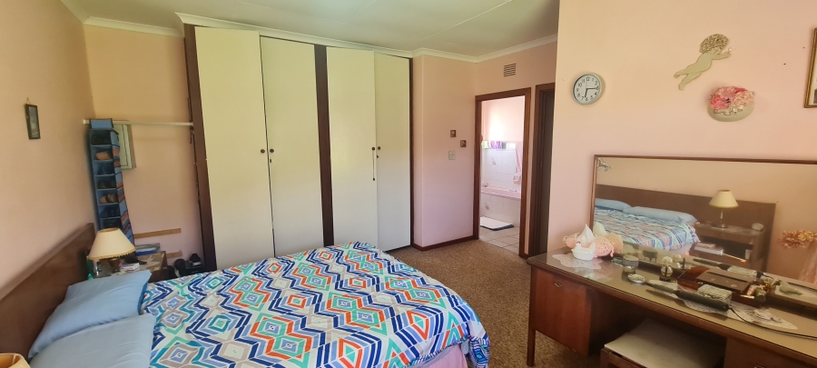 3 Bedroom Property for Sale in Heiderand Western Cape